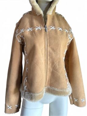 NWOT Shearling Hooded jacket Whipstitch trim